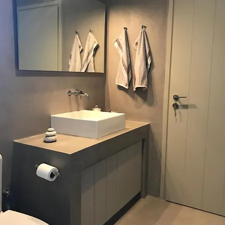 Contemporary, Spacious Boutique House * 아크앤젤로스