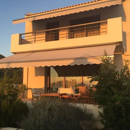 아파트 Contemporary, Spacious Boutique House