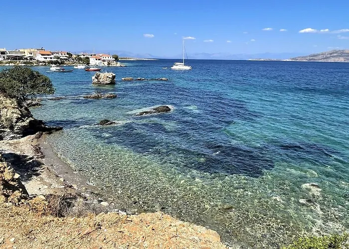 Contemporary, Spacious Boutique House *