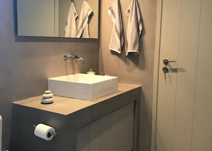 Contemporary, Spacious Boutique House * ארכאנגלוס