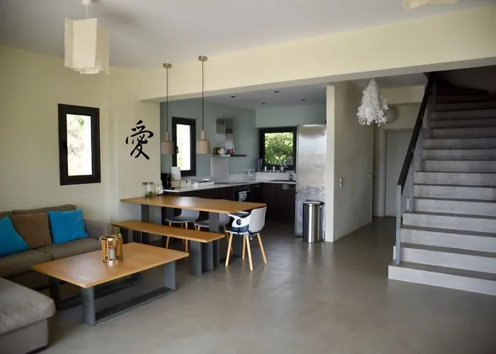 Апартаменты Contemporary, Spacious Boutique House Архангелос